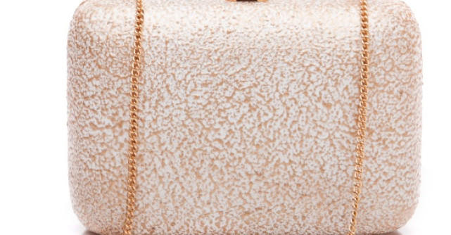 Gentile din lemn Rocio si bratarile din piele de pisica de mare, piton si sarpe de apa, in Romania, prin Wardrobe B 