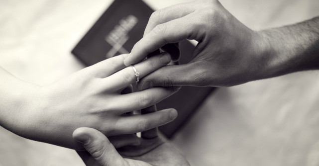 4 subiecte pe care trebuie sa le discuti cu partenerul tau inainte de a spune 