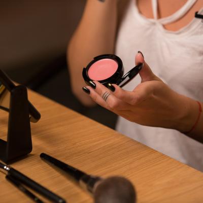 Cum sa iti simplifici rutina de infrumusetare