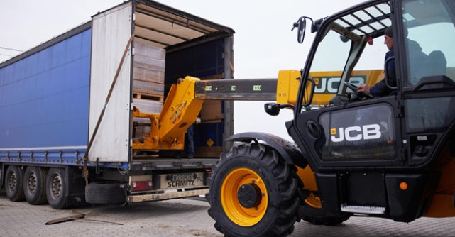 Provizii suplimentare UNICEF se îndreaptă spre Ucraina, în vreme ce numărul copiilor refugiați depășește un milion