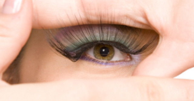 Practic: Machiajul ochilor pas cu pas