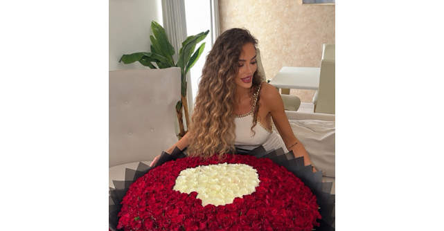 Bianca Drăgușanu, surpriză spectaculoasă în Dubai! A primit 1.100 de trandafiri, dar reacția vedetei a uimit pe toată lumea