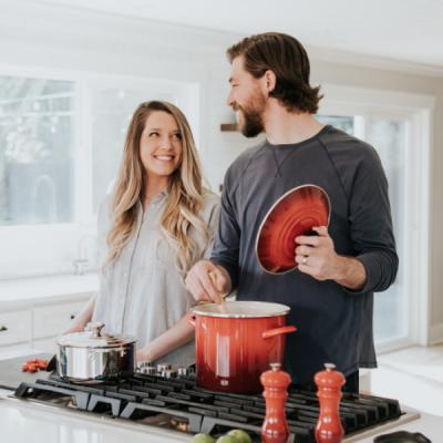 Cum poți să alungi rutina, pericolul tăcut din orice relație