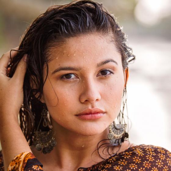 Fă-ți singură ulei pentru stimularea creșterii părului, inspirat de saloanele de spa: tutorial VIDEO!