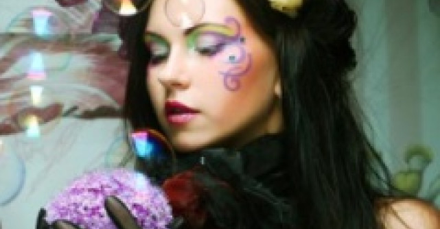 Video: Alexander McQueen primavara-vara 2012