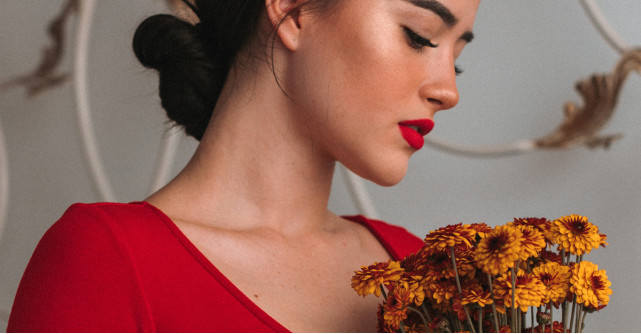 Ce blush alegi după tenul și morfologia feței tale: sfaturi de la make-up artist Silviana Buturugă