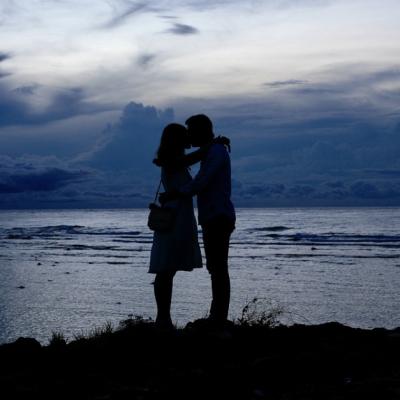 Nu a fost, nu este și nici nu va fi vreodată datoria ta să faci alți oameni fericiți