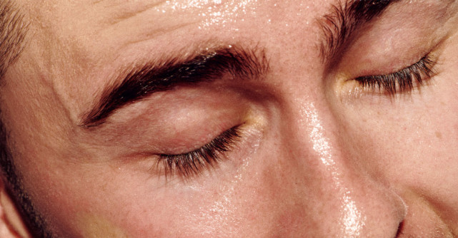 hard life a lansat single-ul 'tears'