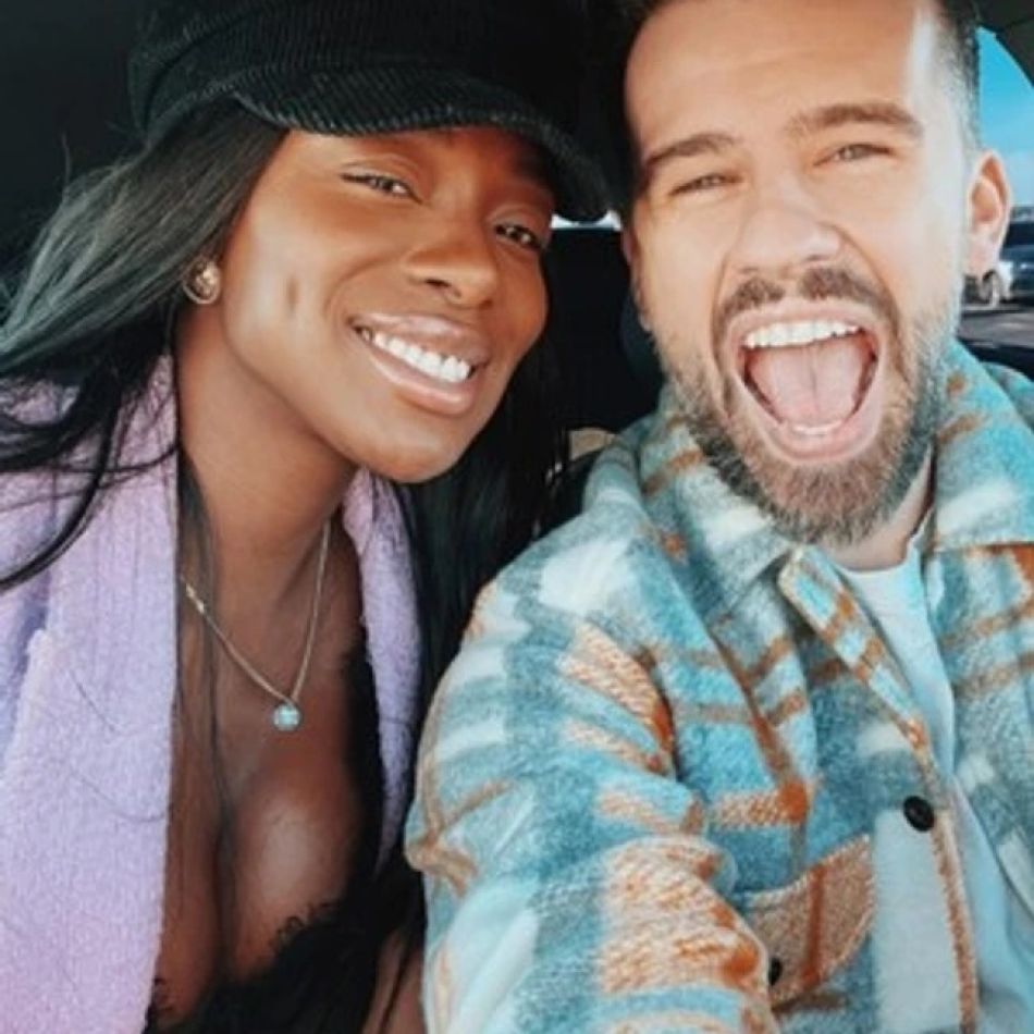 Naomi Hedman, la un pas să îl prindă pe picior greșit pe Florin Ristei! Ce mesaje a descoperit în contul artistului?