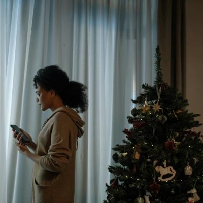 Sărbători cu emoții amestecate. Cum ne protejăm în perioadele încărcate – recomandări de la psihoterapeutul Cazimir Comandașu