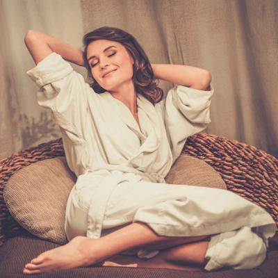 Cum sa te racoresti fara aer conditionat. Cele 4 lucruri indispensabile cand afara e canicula 