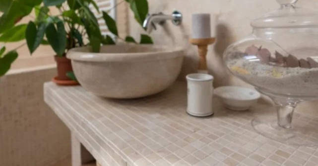 Cum amenajezi o baie cu aspect de spa: materialele potrivite pentru un spațiu relaxant