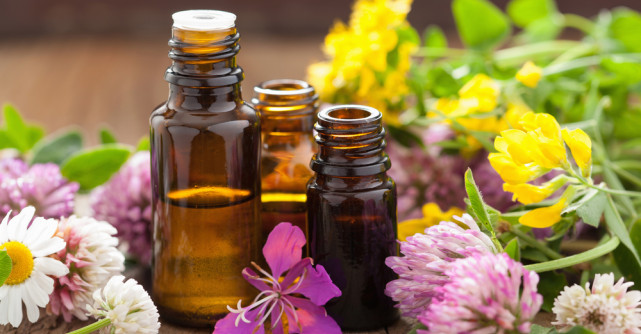 5 uleiuri esenţiale folosite pentru uz terapeutic