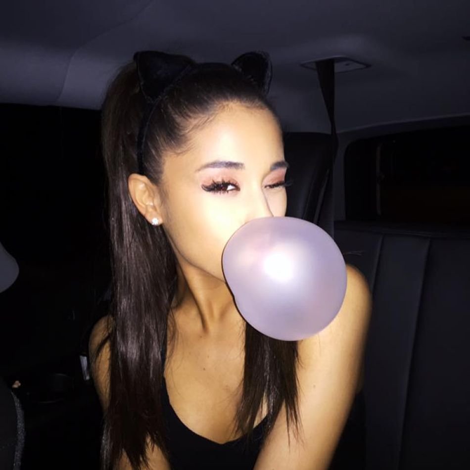 Ariana Grande a divorțat după  2 ani de căsnicie
