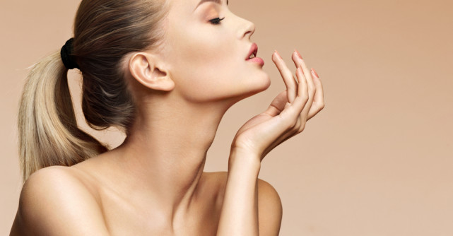 Poți întârzia apariția ridurilor? Ingrediente cosmetice eficiente și obiceiuri de îngrijire care ajută pe termen lung