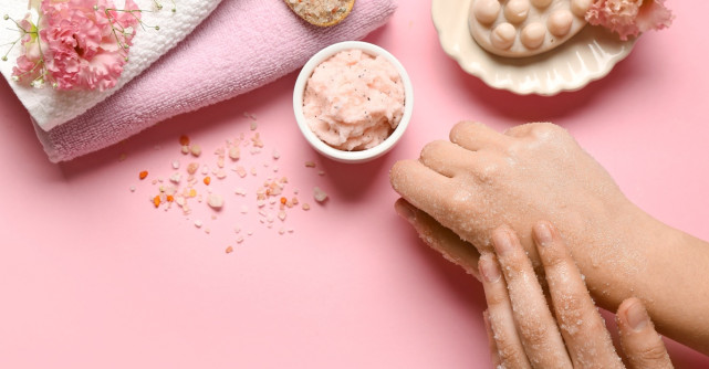 Scrub natural cu plante românești – ritual de regenerare 