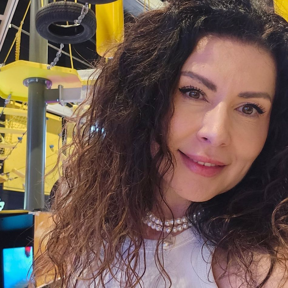 Carmen Brumă, performanță remarcabilă la 49 de ani! A absolvit masterul cu bursă de merit după 26 de examene: După 40 de ani...