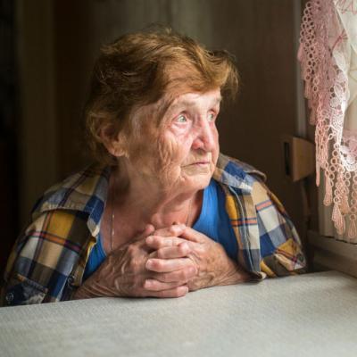 O batranica cheama un taxi. Ce urmeaza? Mi-au dat lacrimile