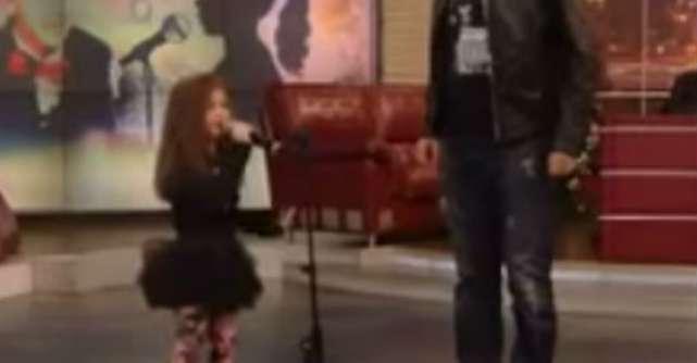Video: Aceasta fetita canta mai bine decat Beyonce. Unul dintre jurati a crezut ca face Playback si s-a dus langa ea