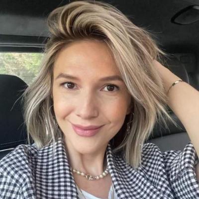 Adela Popescu, amintiri din copilărie! Ce credea de fapt artista despre Moș Crăciun: „Era să leșin”