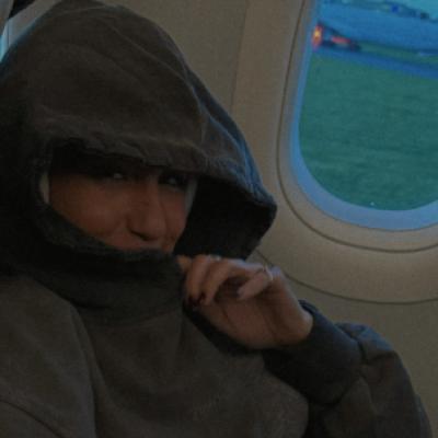 Adi Istrate lansează Lângă tine vreau să stau o declarație sinceră despre iubirea care aduce liniște