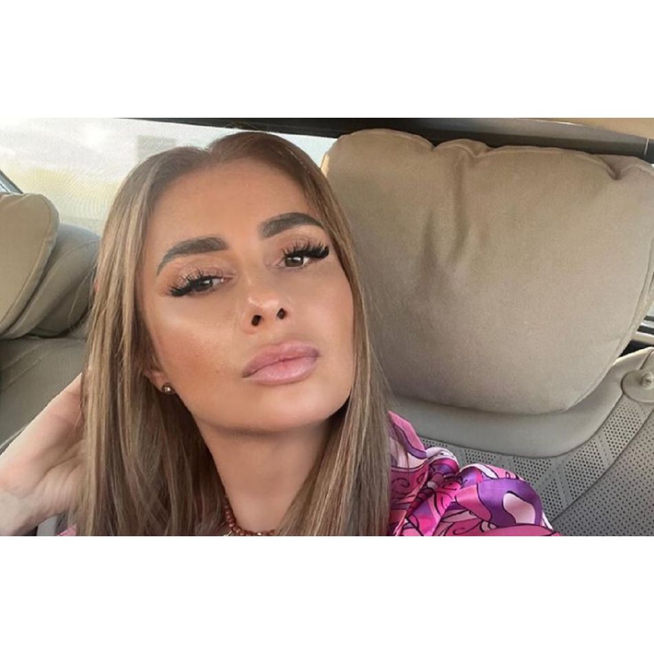 Anamaria Prodan, mesaj cu subînțeles pentru Reghecampf,  de 1 mai! Vedeta s-a pozat pe șezlong în Grecia