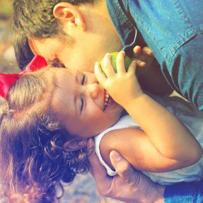 Plânsul vindecă și echilibrează: cum facem față crizelor și perioadelor de negație la copii