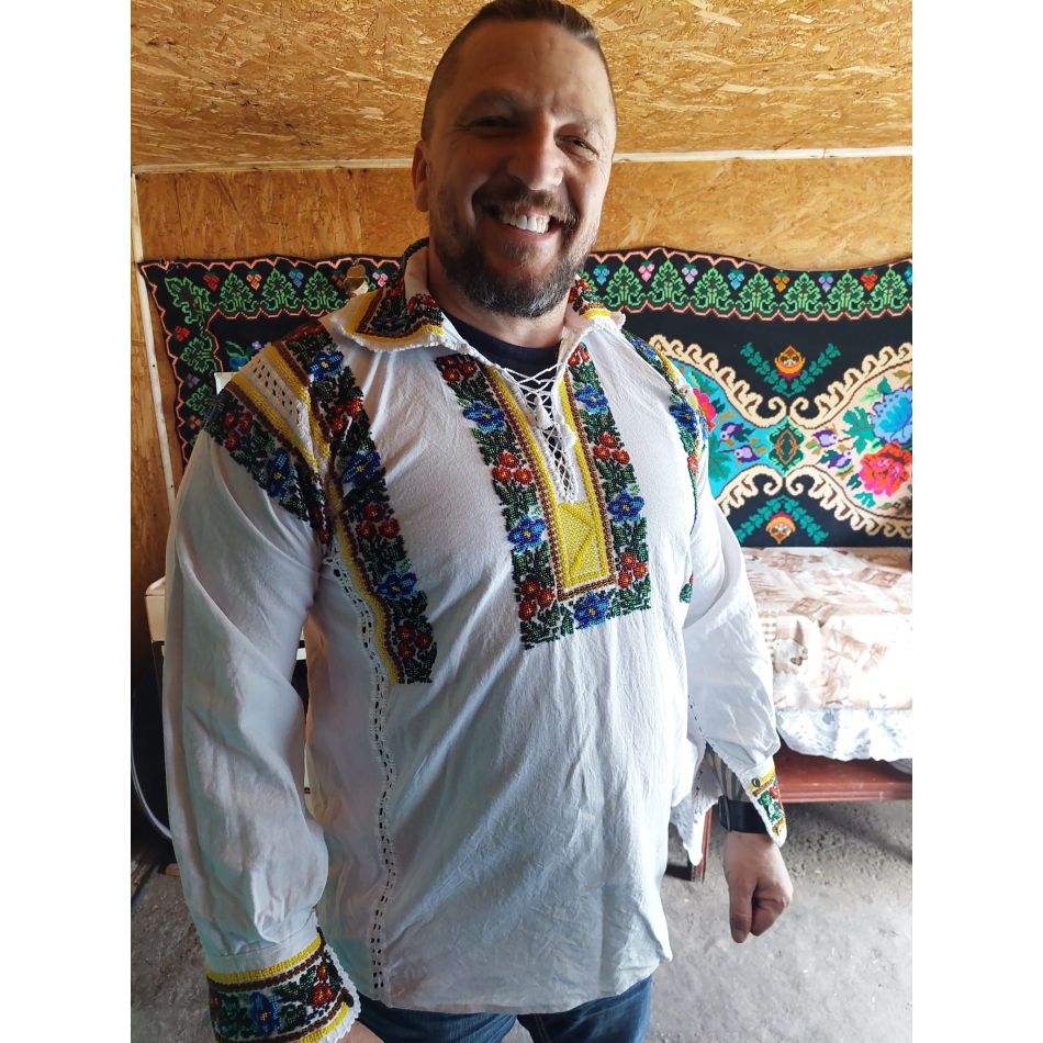 Adriana Bahmuțeanu și George Restivan și-au unit destinele în mare secret, într-o biserică din Ucraina!