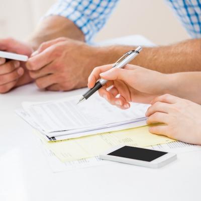 Cum calculezi cel mai simplu prețurile la energie electrică și gaze naturale?