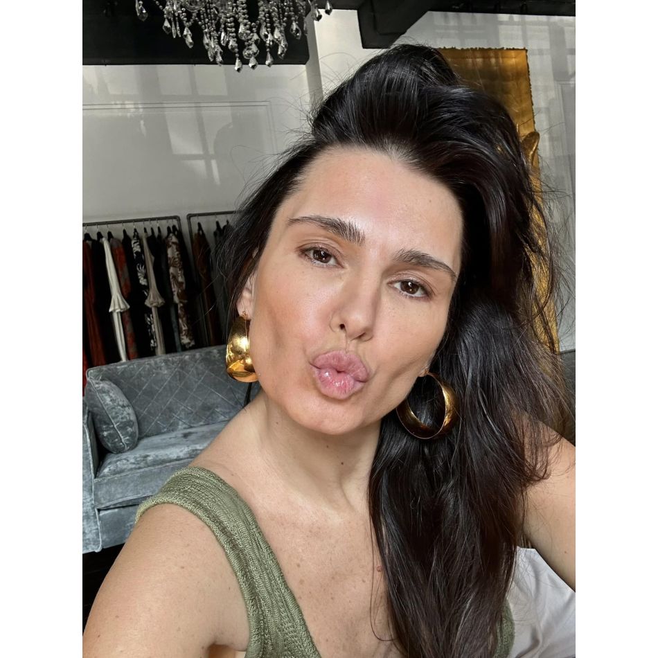 Dana Budeanu, reacție acidă pentru bărbații care se pupă pe obraz: Ce ai pe dedesubt? Tanga?