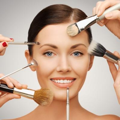 Trucuri de frumusete pentru a arata perfect la intalnirea de diseara