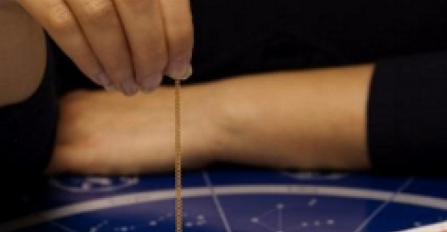 Astrologie: Ce nu suporta barbatul fiecarei zodii la femei