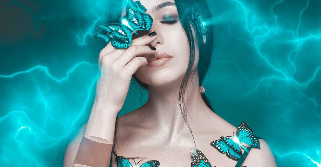 Dacă ușa la care aștepți nu se deschide, înseamnă că nu este pentru tine