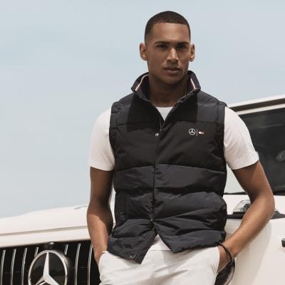 Tommy Hilfiger celebreaza îmbrăcămintea sport