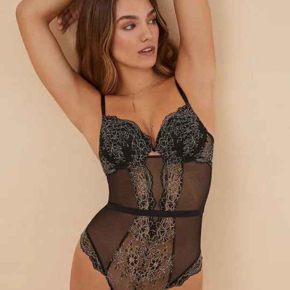 Eleganță și senzualitate: 20 de modele de lenjerie intimă  cu care să-ți surprinzi iubitul de Ziua Îndrăgostiților