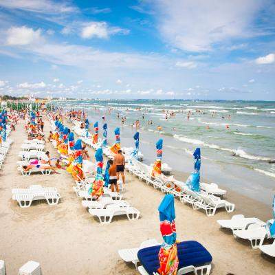  Sezonul de vară 2025 îi face pe români mai atenți la bugetul de vacanță.