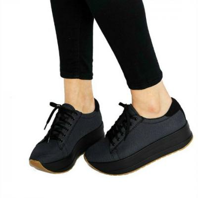 Modele de pantofi sport cu talpa groasa, pentru plimbari interminabile