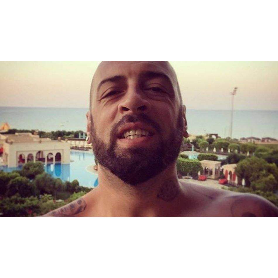 CRBL, dorul de casă l-a adus... ACASĂ. Unde locuiește artistul cu chirie, după ce și-a vândut toate proprietățile?