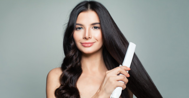 Placa de păr: instrumentul de coafat care nu trebuie să îți lipsească!