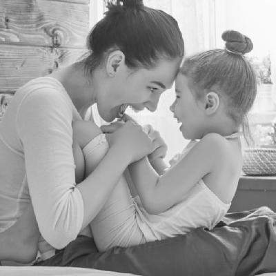 Copiii nu au nevoie de o mamă perfectă... ci de o mamă optimistă și cu sufletul plin de iubire pură