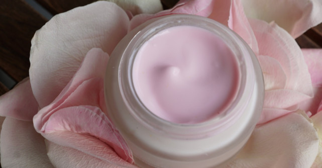 4 vitamine care te ajută să ai un ten cu aspect tânăr 