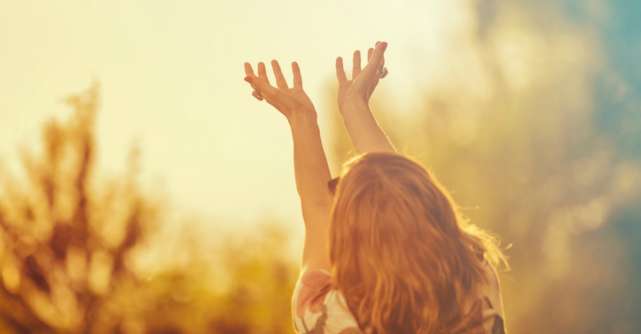 50 de afirmații pozitive cu care să îți începi dimineața pentru o viață mai fericită