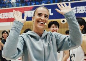 Cine este Sabrina Ionescu?
