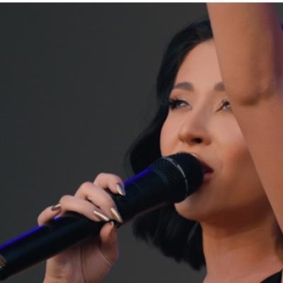  Nicole Cherry a strălucit în deschiderea lui Jennifer Lopez în fața a zeci de mii de oameni în Piața Constituției