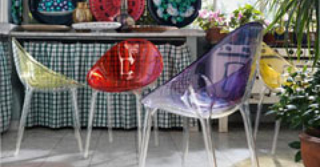 25 de piese de mobilier si accesorii din plastic