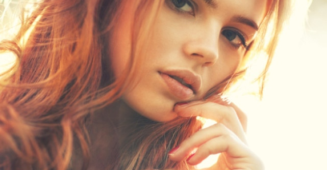 Elena Gheorghe si Katy Perry vin cu Stirile zilei
