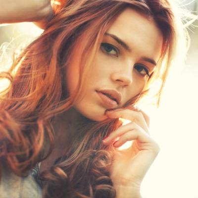 Elena Gheorghe si Katy Perry vin cu Stirile zilei