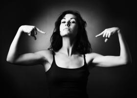 Poveste de viata: Scrii după dictare sau îți scrii propria poveste?