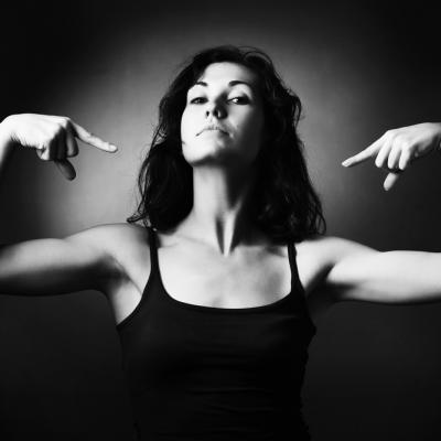 Dragă femeie specializată în multitask, scrii după dictare sau îți scrii propria poveste? 