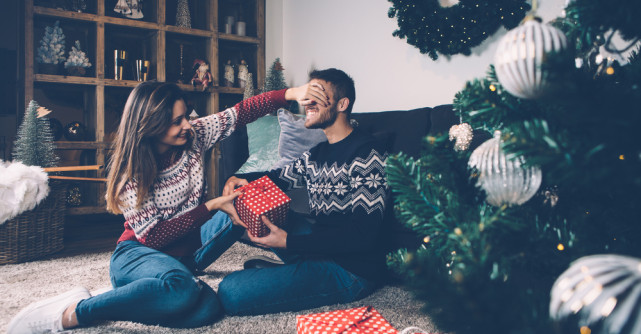 Patru surprize plăcute pe care să i le faci partenerului de Sărbători